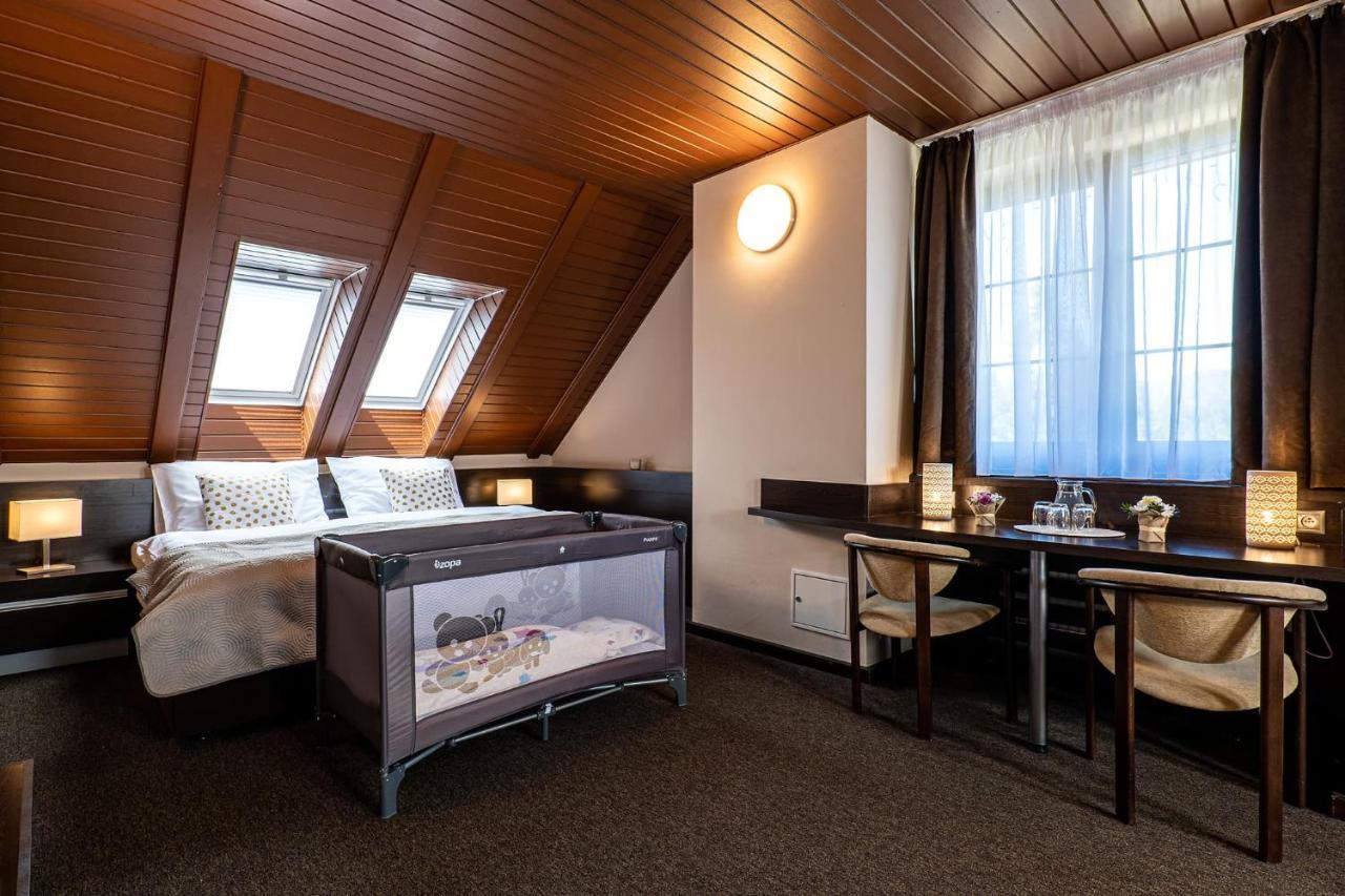 Wellness Hotel Pod Kycmolem Horní Lomná Buitenkant foto